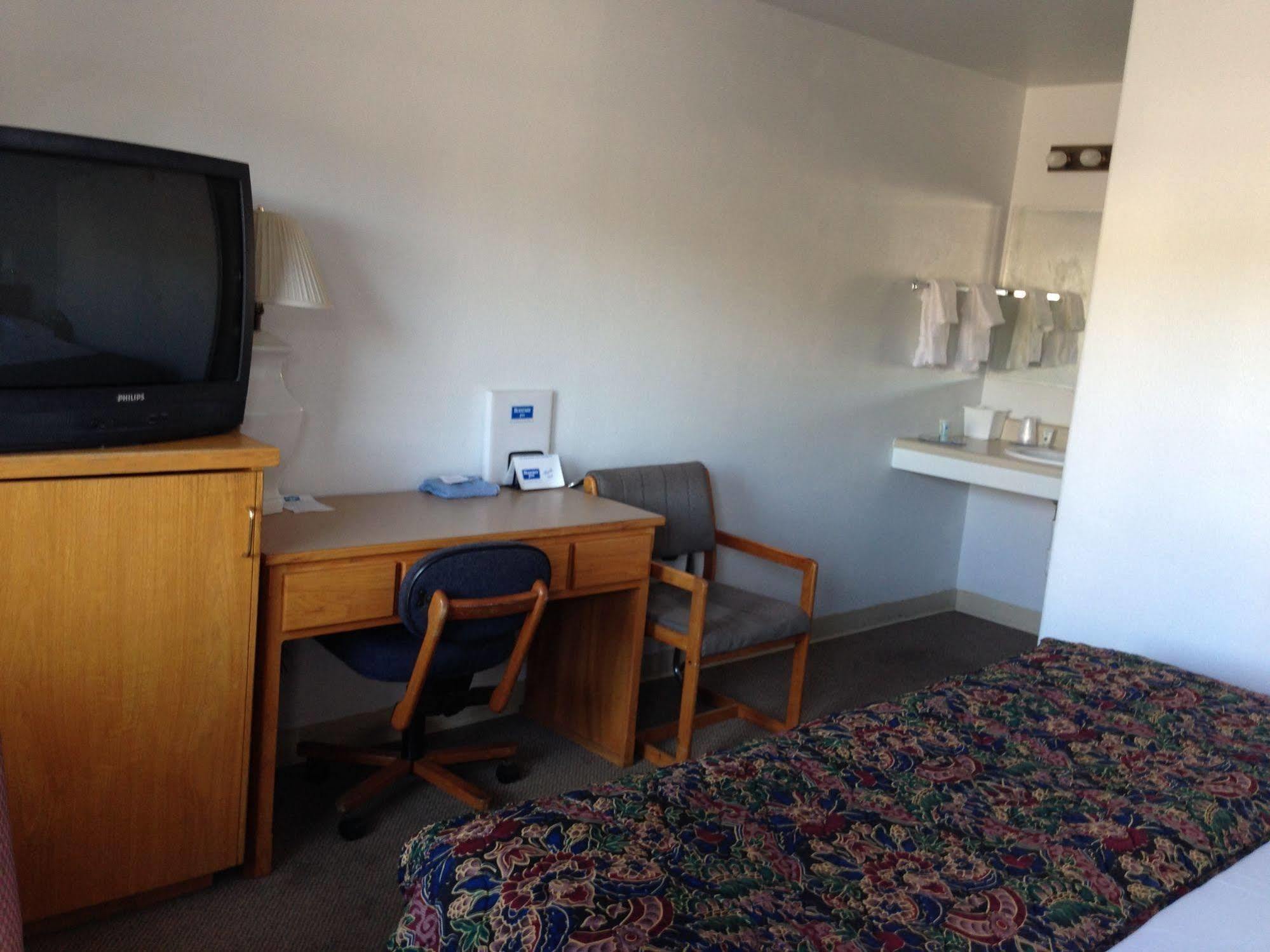 Rodeway Inn & Suites Omak - Okanogan Exterior foto